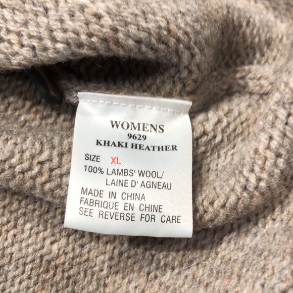 Woolrich collared, button front cardigan, size XL - Picture 10 of 11